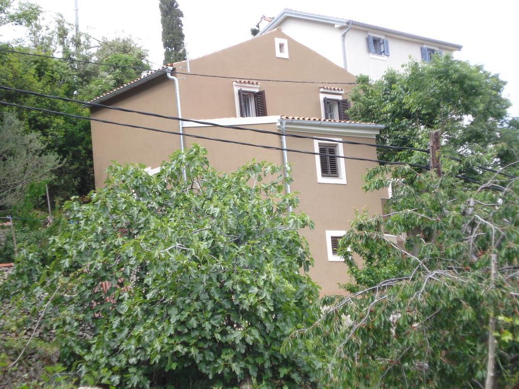 Apartment Surdić Valun Exterior foto